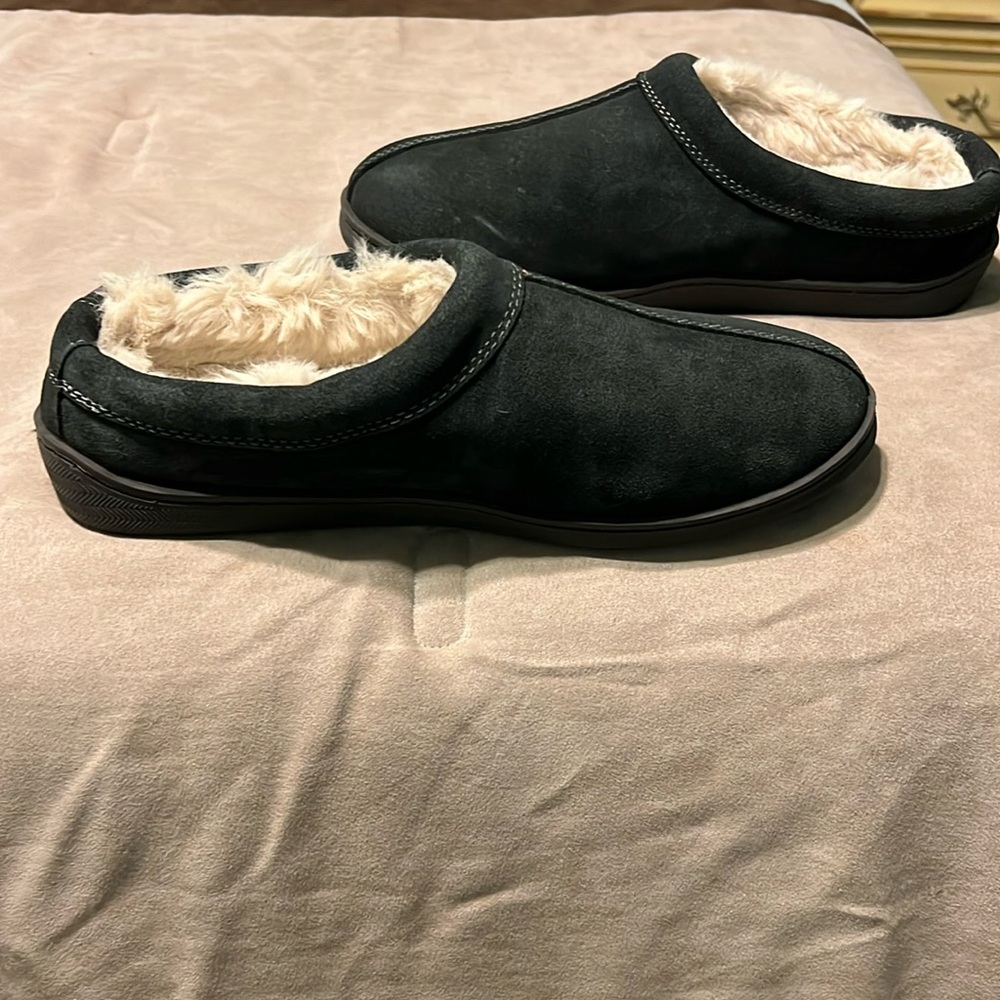 My Slippers size 10 - new /no wear. Dark gray. In great condition. Very clean.